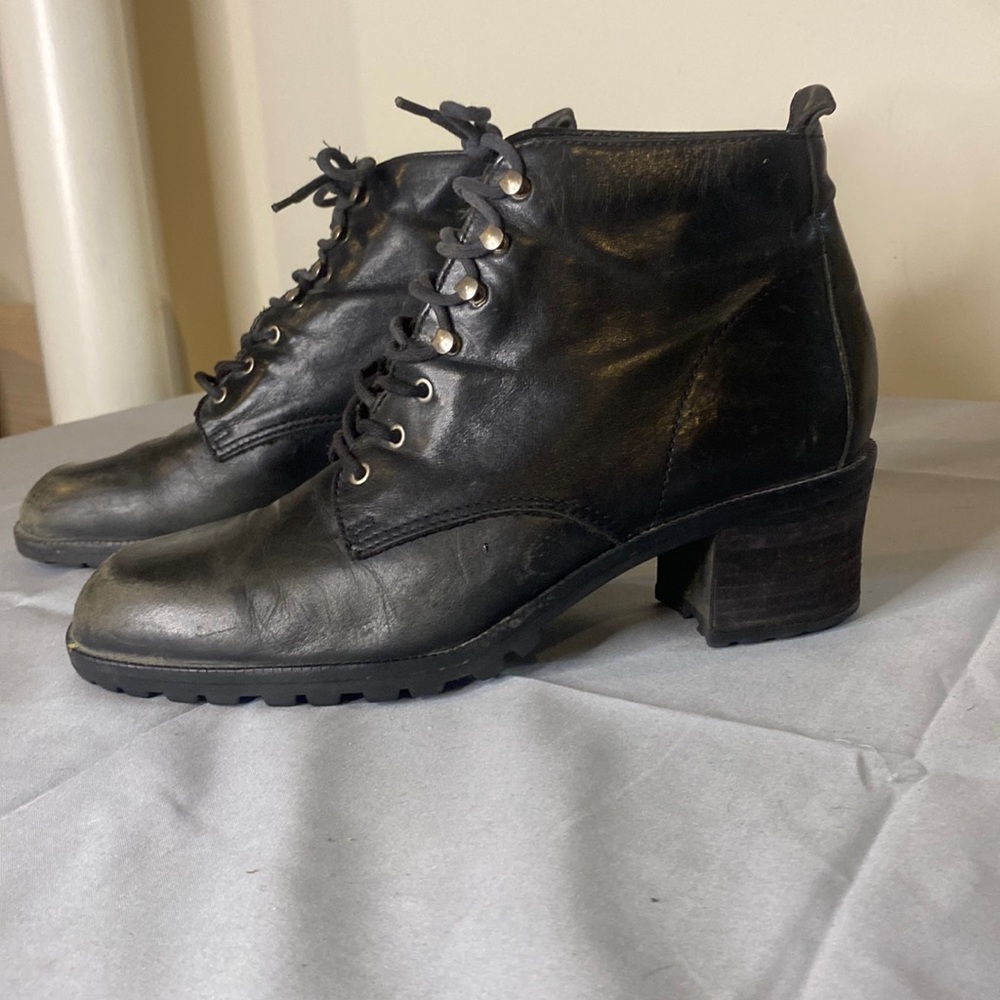 Retro 🕺 Leather Boots w/ Heels